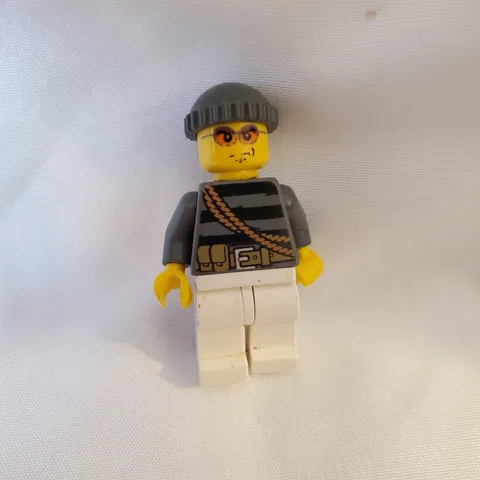 LEGO City Minifigure Crook Bandit Gray Beanie Orange Sunglasses Striped Shirt