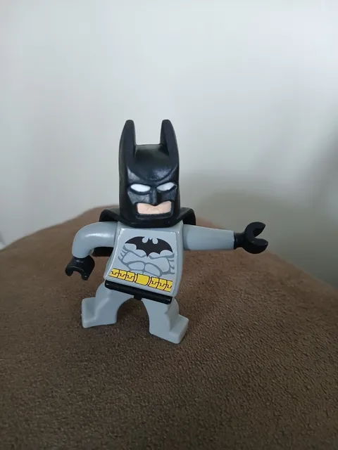 LEGO Batman Movie JKR 331 Figure Grey Yellow Body Black Mask Cape 2008