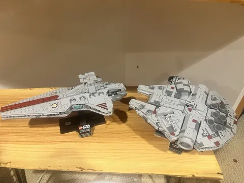LEGO Star Wars: Millennium Falcon (75375) Mini Falcon And Lego Venator 75441