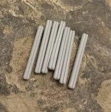 LEGO Light Bluish Gray Technic, Axle 5L. QTY 7. Part No. 32073.