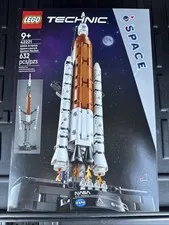 LEGO Technic NASA Artemis Space Launch System Rocket (42221) New Sealed In hand