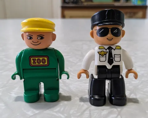 Lego Duplo Figure Male Zoo Keeper Vintage app. 2001
