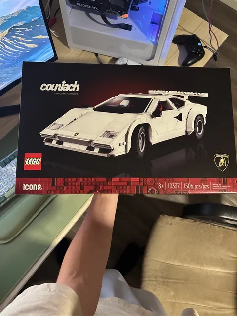 LEGO Icons 10337 Lamborghini Countach *Perfect Condition*