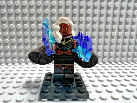 LEGO DC / X-Men Minifigure - Storm Black Suit - SH0116 from set 76022
