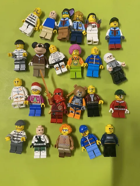 Lot of LEGO  Random Parts Pieces  Plates Blocks and mini figures Free Shipping