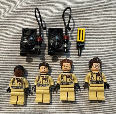 LEGO Ghostbusters 4 Minifigures + 2 proton packs