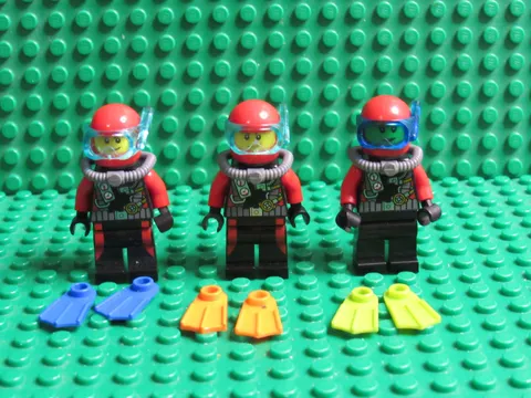 Lot Lego City minifigures Beachgoer Scuba Diver Flippers mask LL34