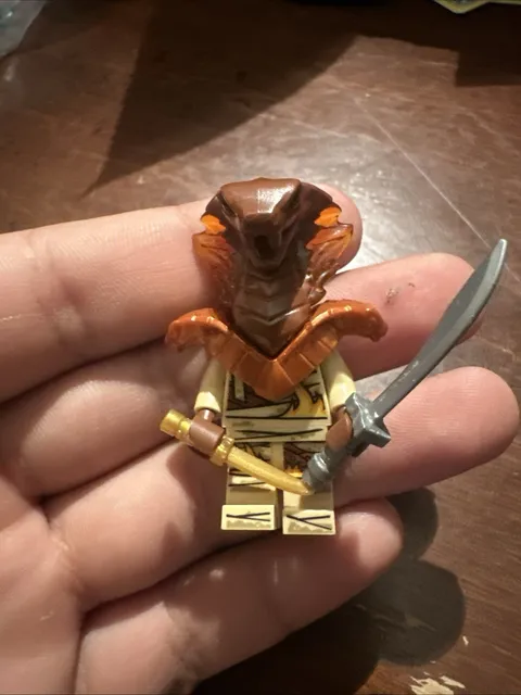 Lego 70672 Ninjago Pyro Destroyer Minifigure.