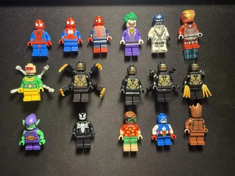 Lego DC Super Heroes Minifigures Lot and Accessories