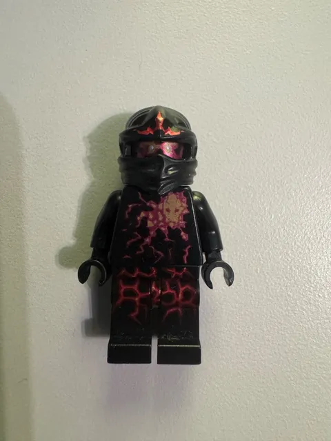 Genuine LEGO Ninjago NRG Cole Minifigure Rare Excellent Shape