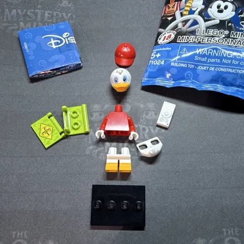 LEGO Disney Series 2 Huey DuckTales Minifigure 71024 Complete w Stand & Maps