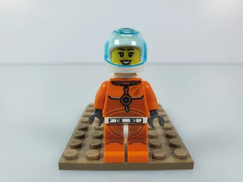 Lego Minifigure Astronaut Female  Orange Spacesuit CTY1065 60227