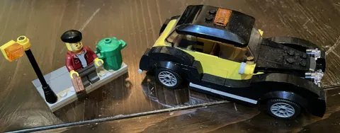 LEGO Icons: Vintage Taxi (40532) - 100% Complete