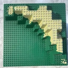 30473px1 - Baseplate, Raised 32 x 32 Foothill with Tan Dirt Pattern