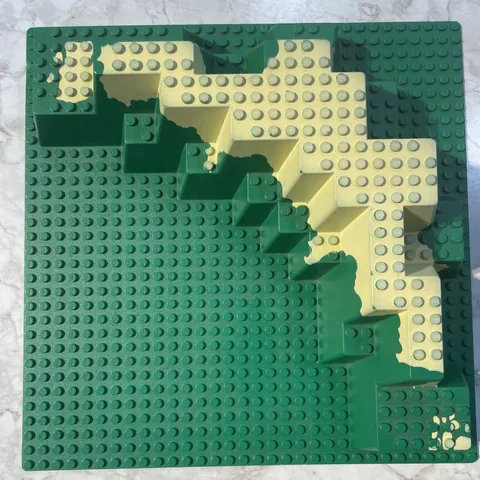 30473px1 - Baseplate, Raised 32 x 32 Foothill with Tan Dirt Pattern