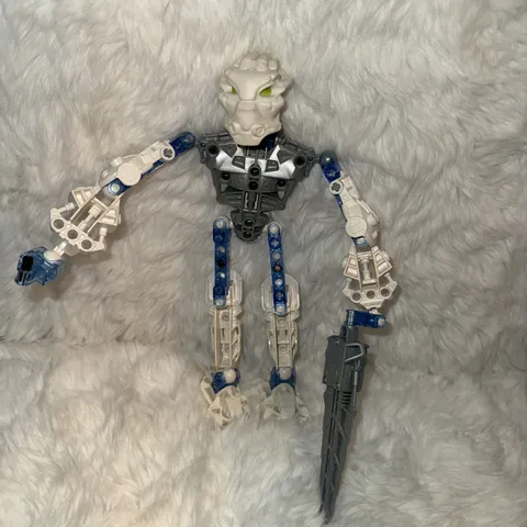 LEGO • Bionicle • Inika Toa Matoro • 8732 • Incomplete Vintage• Missing Pieces
