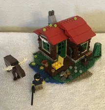 LEGO CREATOR: Lakeside Lodge (31048) 98% Complete With Mini-fig READ