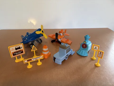 LEGO DUPLO Disney Cars Airplanes Cone - INCOMPLETE 1 Train Part 5 Road Signs