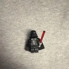 LEGO Star Wars EXCLUSIVE Darth Vader Minifigure with Helmet, Cape & Red saber ￼
