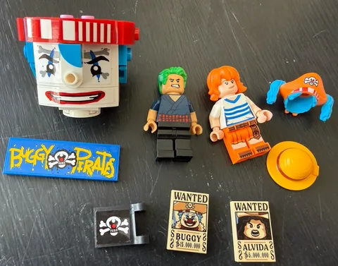 LEGO One Piece 75637 Zoro Nami Buggy Parts Minifigures Wanted Posters Lot