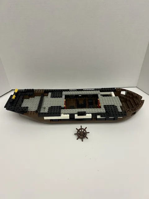 LEGO Legoland Black Sea Barracuda Pirate Ship #6285 SHIP BASE And PARTS  ONLY