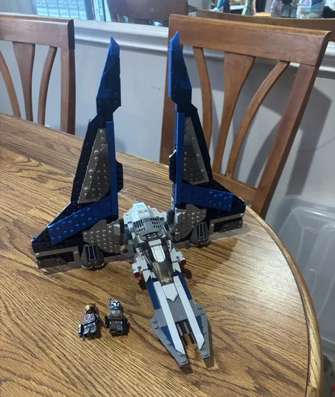 LEGO 75316 Mandalorian Starfighter with 2 Minifigures