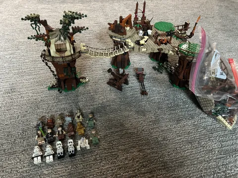 LEGO Star Wars Ewok Village 10236 Set Ultimate Collector (Read Description)