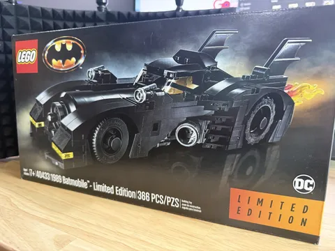 LEGO DC Comics Super Heroes: 1989 Batmobile-Limited Edition (40433) NEVER OPENED