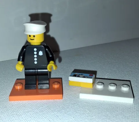 Lego CMF Classic Police Series 18 71021