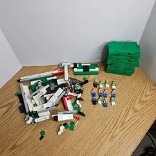 LEGO SOCCER FOOSBALL 12 Minifigs And Soccer Foosball Pieces