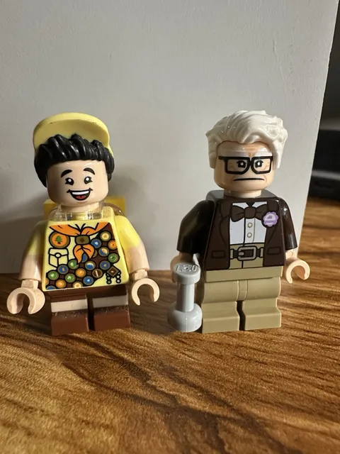 Lego Disney Pixar Up Russell and Carl Fredricksen Minifigure Lego Minifigures