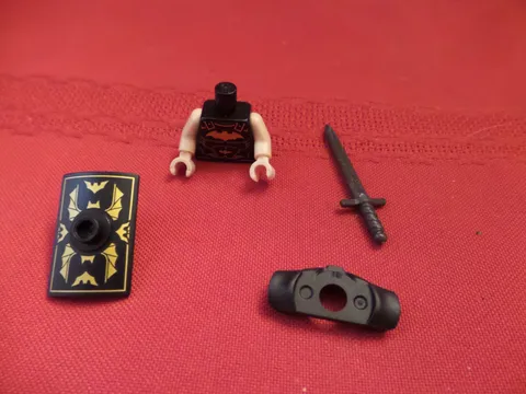 LEGO DC Superheroes : Batman Baturion Minifigure Parts 5004939