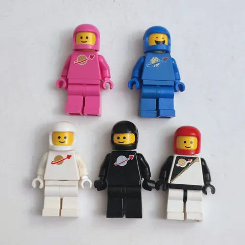 LEGO Minfigs Lot Classic Space Spaceman White Blue Pink Black 5 pcs
