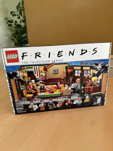 LEGO Ideas 21319 Friends Central Perk NEW Sealed Retired TV Series 1070 PCS