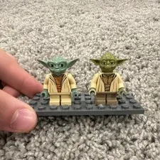 LEGO Star Wars Yoda Minifigure Lot of 2 Green & Olive Variants