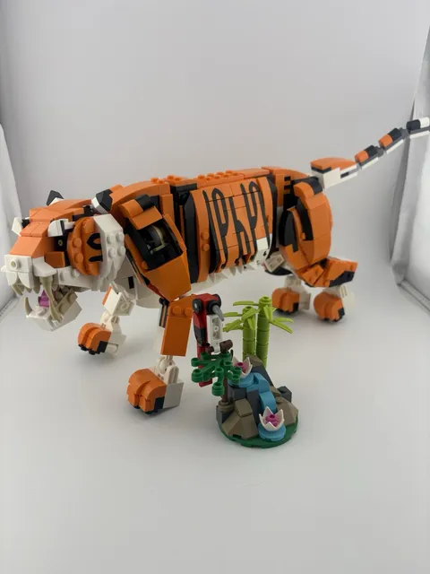 LEGO Complete Set - CREATOR: Majestic Tiger (31129)