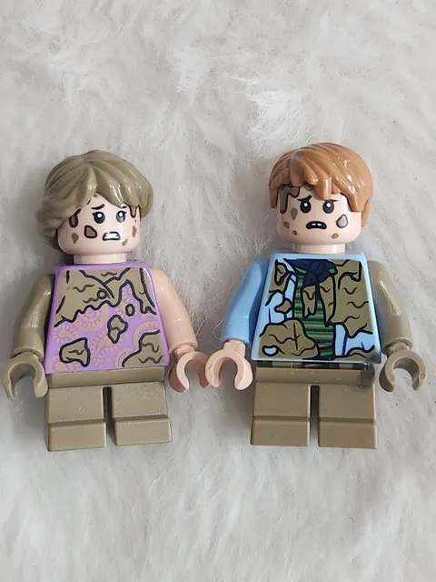 LEGO Muddy Lex Murphy (jw098) and Tim Murphy (jw099) LEGO minifigures Jurassic