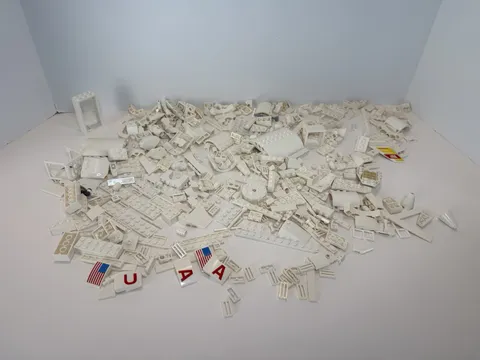 LEGO Mixed Bricks and Pieces Lot Of Over 300 Pieces Different Shades Of White