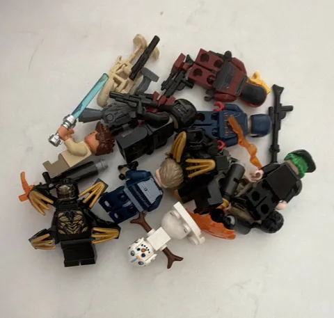 LEGO Minifigure Lot w/ Accessories Weapons Guns Lightsabers