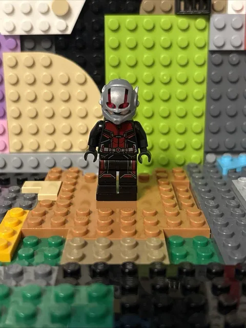 Lego Marvel Super Heroes Ant-Man Upgraded Suit - Scott Lang sh516 (76109)