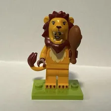 LEGO Minifigures Lion Costume Minifigure with Mane, Tail & Drumstick, Animals
