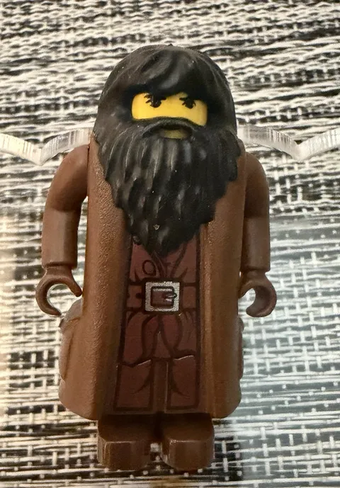 LEGO Harry Potter Rubeus Hagrid with a yellow head and dark brown topcoat.