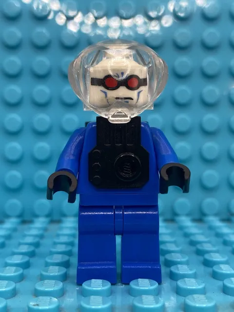 Lego Mr. Freeze Batman I Minifigure 7884 7783 