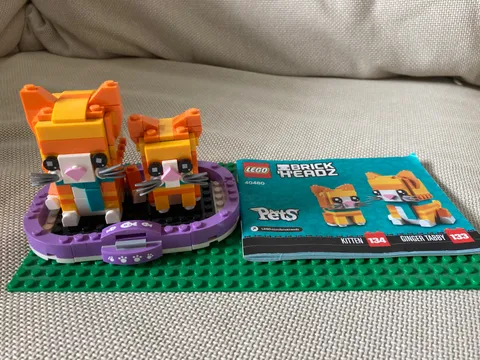 lego tabby & shorthair brickheadz cats with instructions (USED)