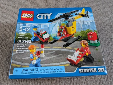 LEGO City : 60100 Airport Starter Set Helicopter, Mechanic, Pilot Damaged Box