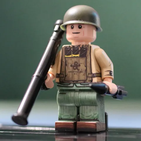 LEGO Minifig Co. Custom WW2 USMC Soldier With BrickArms