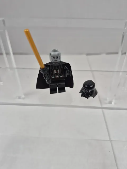 LEGO Darth Vader sw0209 Minifigure Star Wars Sci Fi Mix Of Sets Gold Light Saber