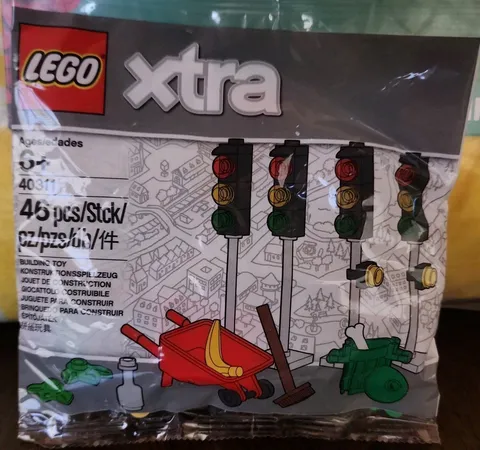 Lego Xtra 40311 Traffic Lights 2018 Retired ~Brand New & Sealed~