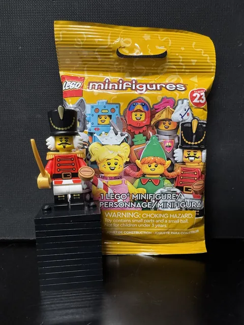 LEGO SERIES 23 COLLECTIBLE MINIFIGURE 71034 - NUTCRACKER (NEW - SEALED)