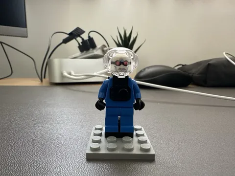 LEGO Mr. Freeze Minifigure (Bat011c01) 7783 from 2006
